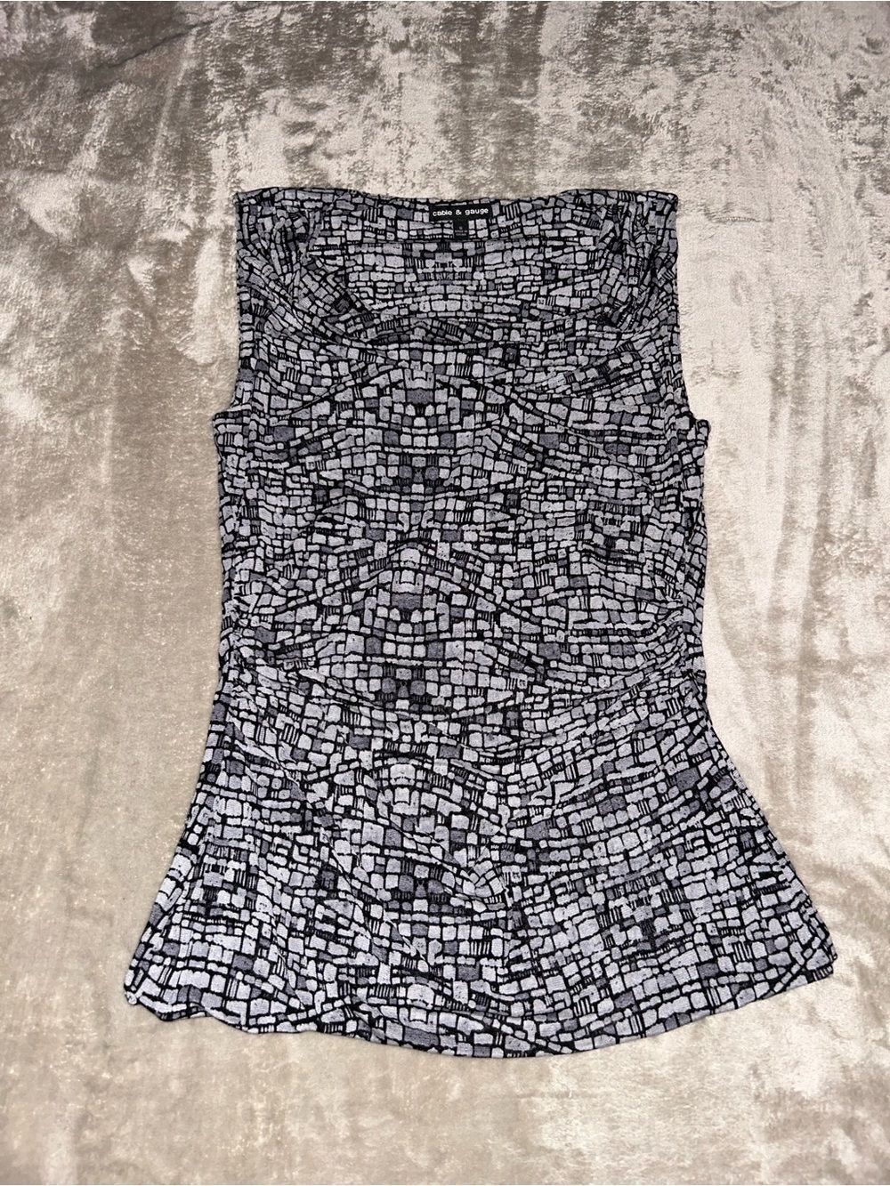 Cable & Gauge Black and White Patterned Dressy Top Small